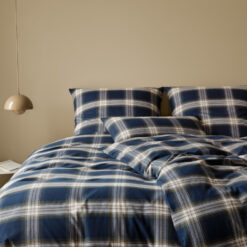 Alternative view of Putetrekk ''Westminister'' Blå fra Elegante 50x70