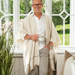 Alternative view of Halvor Bakke Chamonix poncho - Pure cashmere