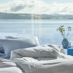 Alternative view of Høie Sengesett i ekstra fin bomull ''Tor'' - Dempet blå